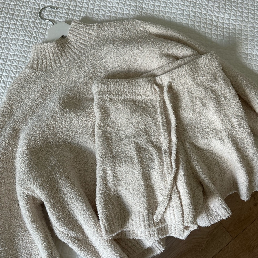 Lounge set. Barely worn.